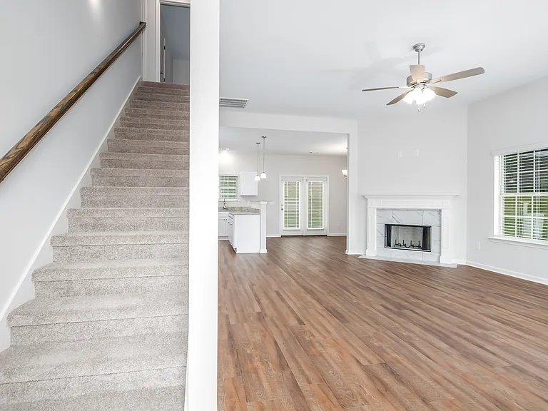 246 Brownstone Loop — Photo 4