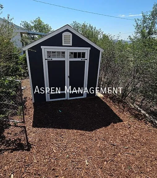 546 Leona Dr — Photo 22