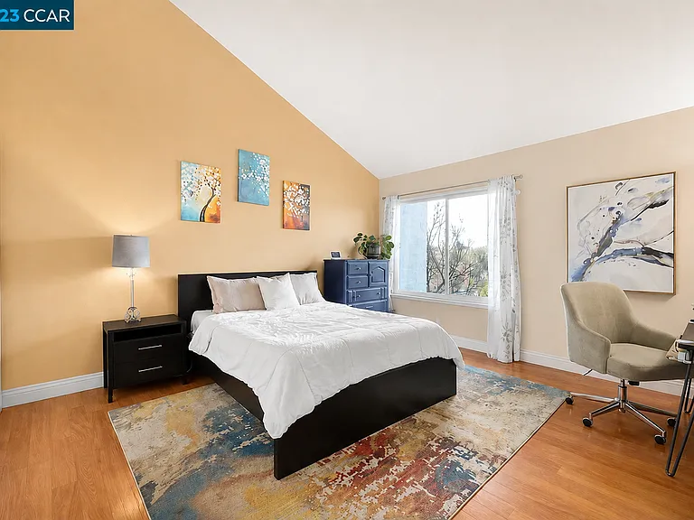 305 Lake Ct #1 — Photo 14