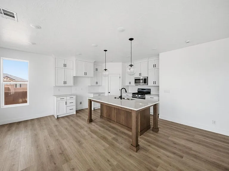 946 E Malibu Ln — Photo 9