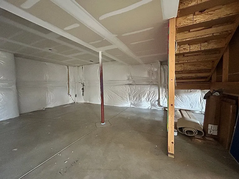 502 W 169th Pl — Photo 41