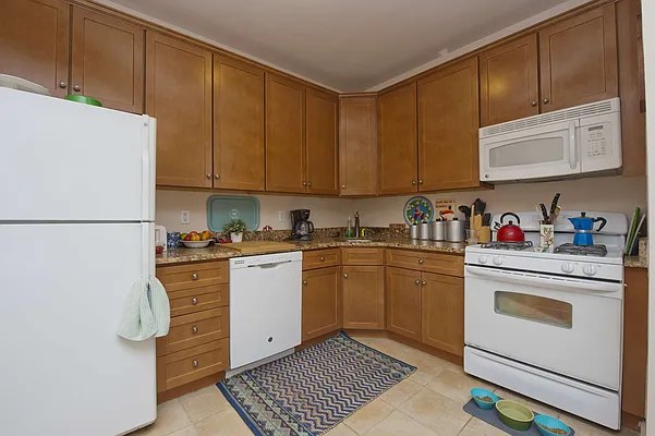 Rented by Compass | media 9