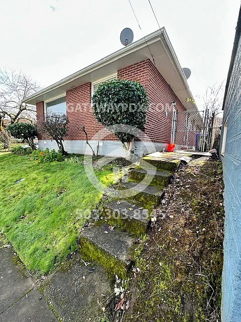 5725 NE 14th Ave. Unit B — Photo 4