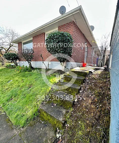5725 NE 14th Ave #B — Photo 4