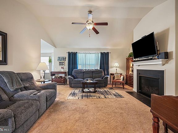 4th image of 182 Kenmount Ln
