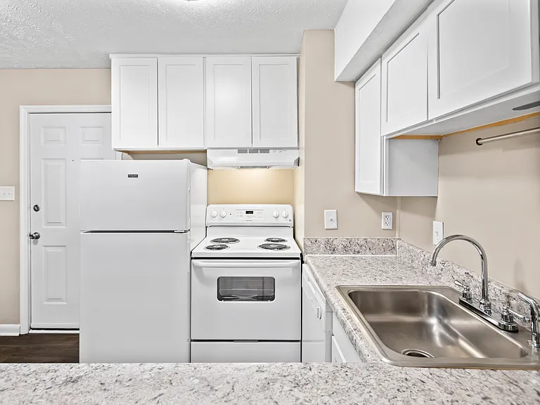 Amora East Townhomes — Photo 13