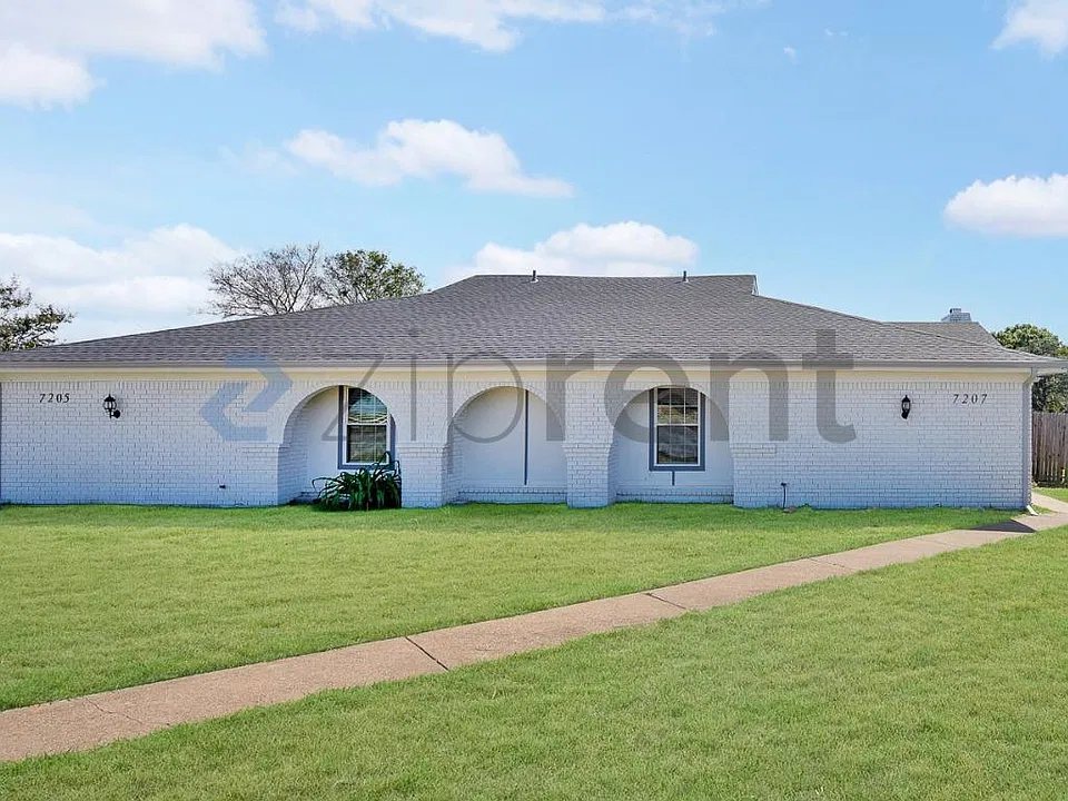 7207 Lake Country Dr