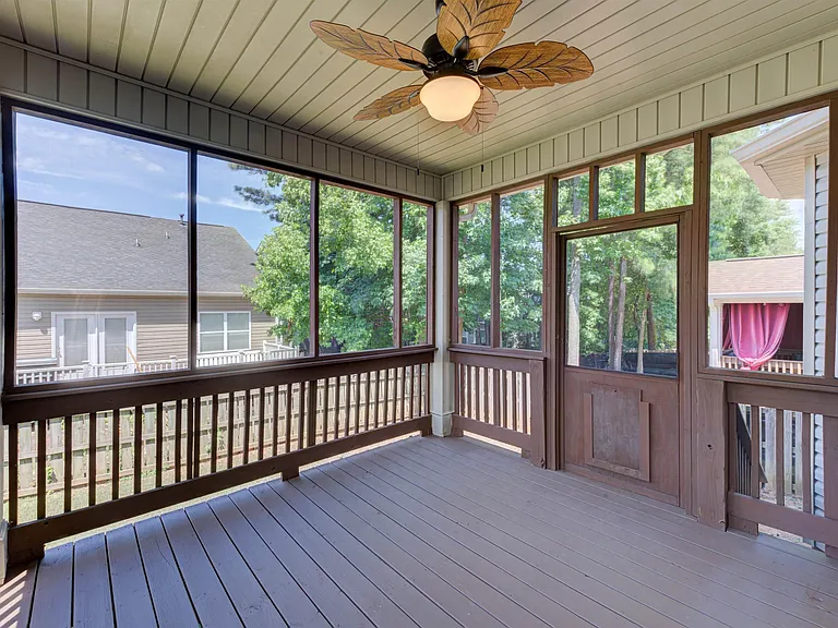 129 Herrick Ct — Photo 41