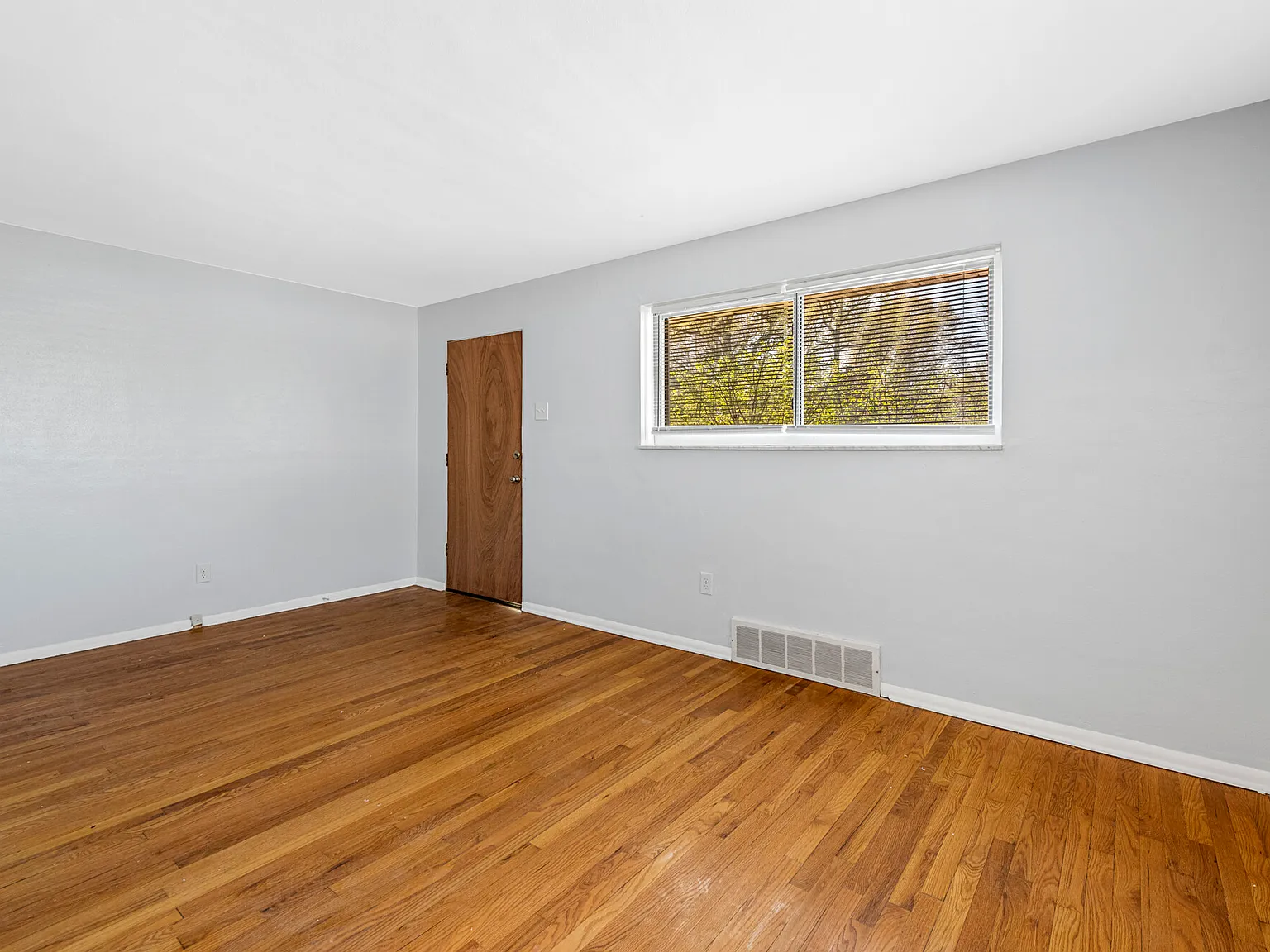 1 bed, 570 sqft, $1,095 — Photo 3