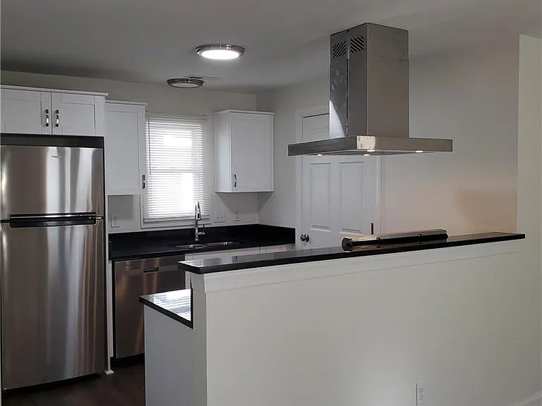1444 W 41st St #2A — Photo 7
