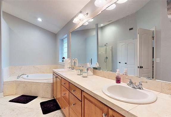 3rd image of 1277 Solomon Cir