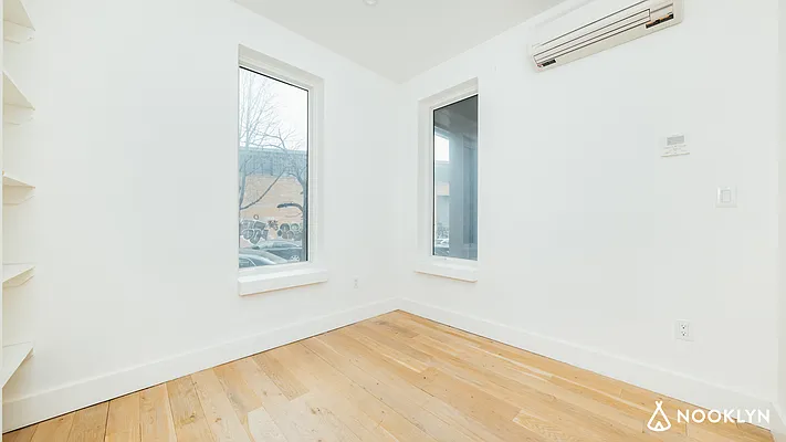 Rented by Nooklyn NYC LLC | media 46