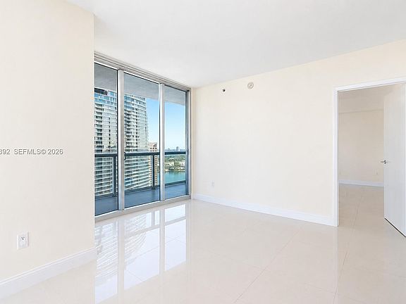 5th image of 475 Brickell Ave APT 4715