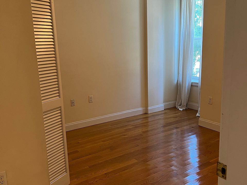 1st image of 90 Westland Ave APT 302
