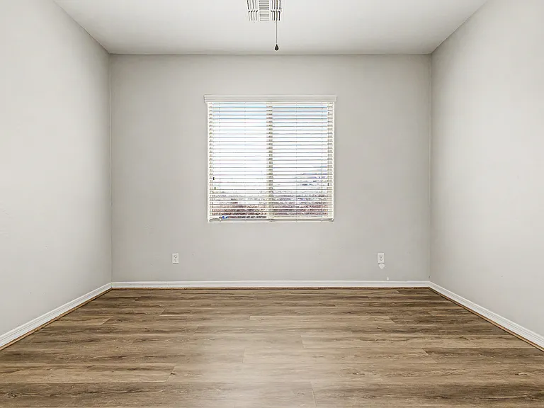 25392 W Carson Dr — Photo 9