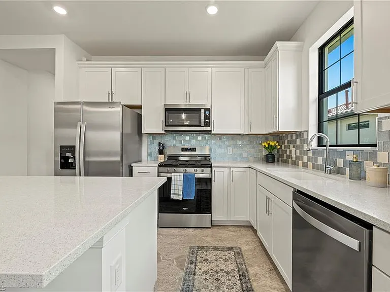 17434 Caravita Ln — Photo 6