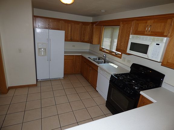 2nd image of 331 N Weston Ave Unit 331