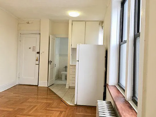 Rented by Axxess Realty Group | media 15