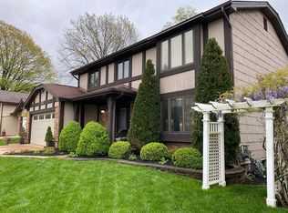 12216 Country Place Dr, Maryland Heights, MO