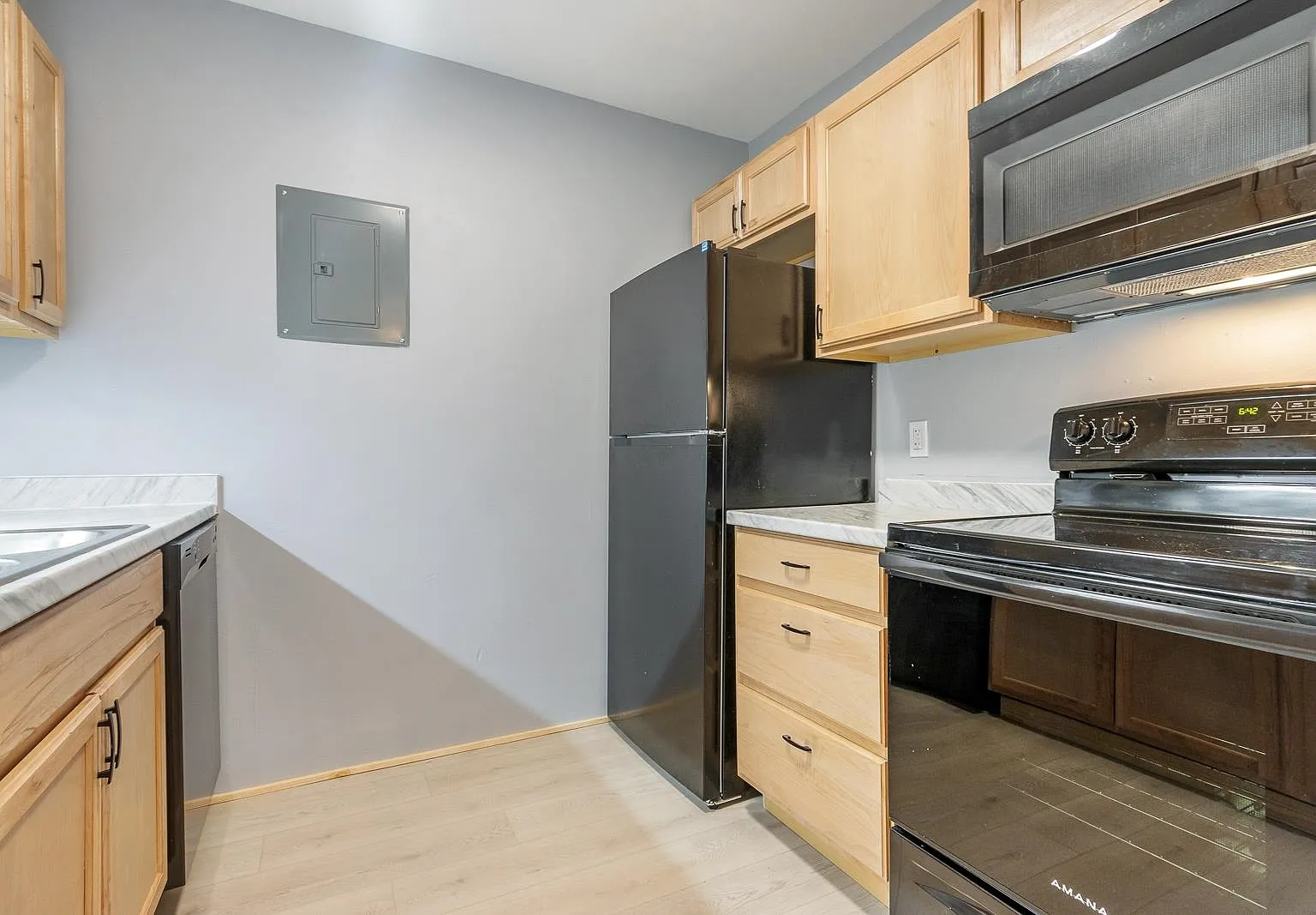 2 bed, 1.0 bath, 950 sqft, $1,450 — Photo 2