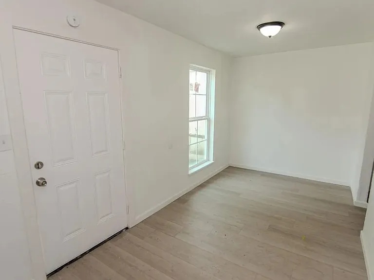 7867 Hamlet St #7867 — Photo 6