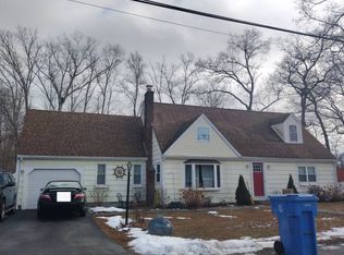 9 Gadoury Dr, Cumberland, RI 02864