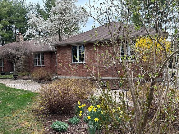 5th image of 41 Pine Ridge Rd