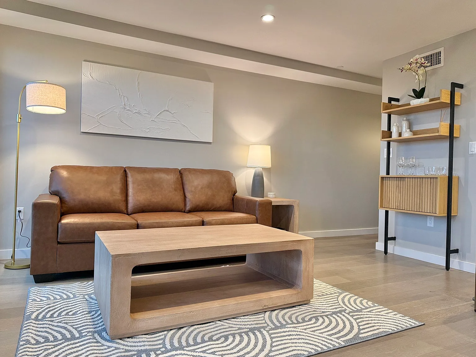 2 bed, 850 sqft, $5,800 — Photo 4