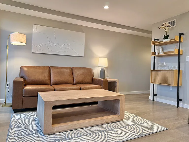244 Hanover St #610 — Photo 4