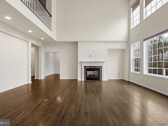 3rd image of 88 Coachman Cir