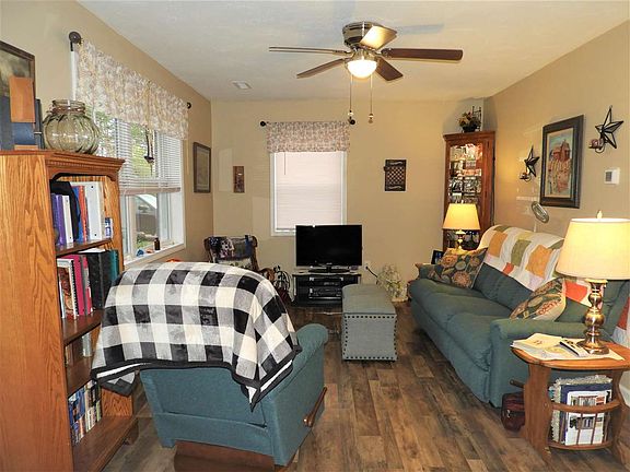 5th image of 208 McDaniel St
