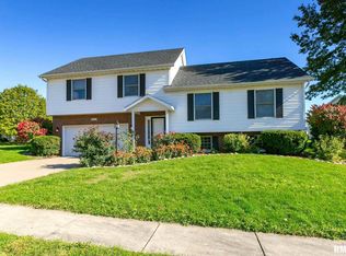 5613 Appomattox Rd, Davenport, IA 52806