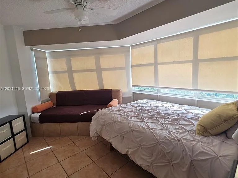 1881 Washington Ave #6H — Photo 8