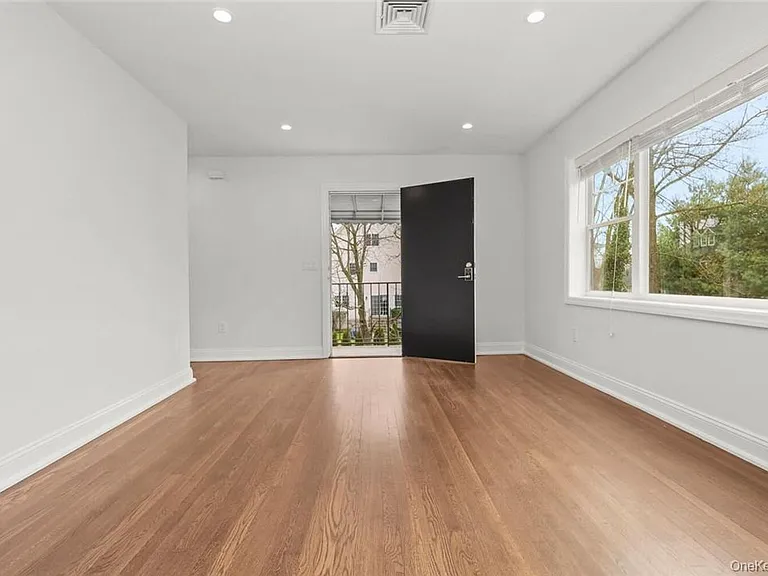 517 Walnut St #B — Photo 16