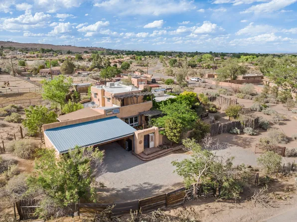 416 Camino Arco Iris, Corrales, NM 87048