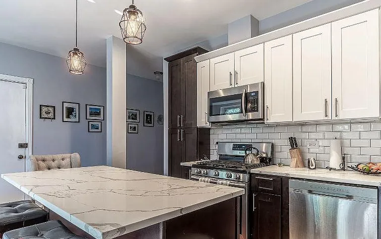 836 W Wrightwood Ave #3 — Photo 3