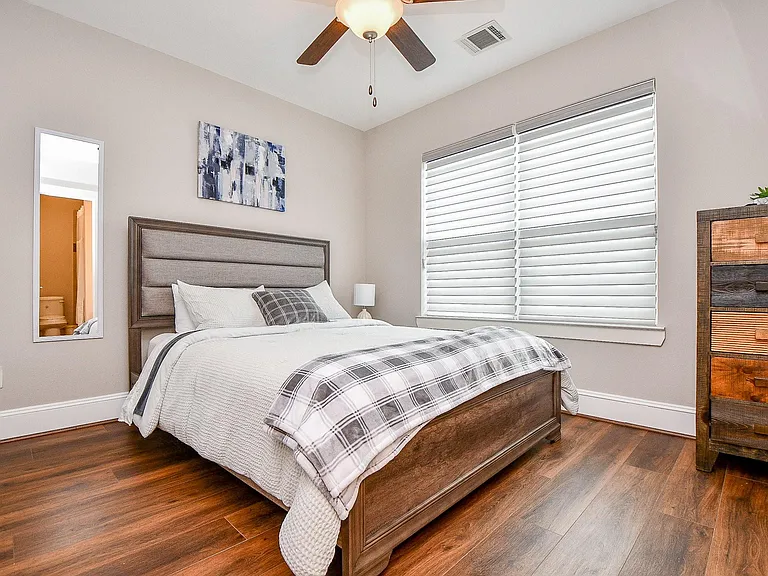 4604 Chartres St — Photo 14