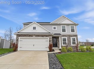 657 Autumn Valley Dr, Ortonville, MI 48462