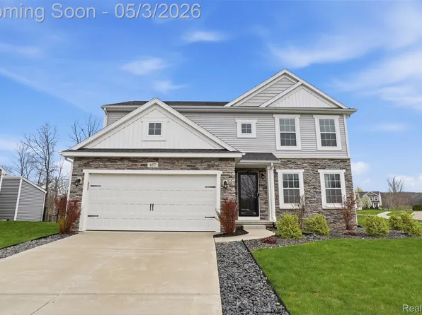 657 Autumn Valley Dr, Ortonville, MI 48462