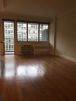Rented by Stonehenge NYC LLC | media 13