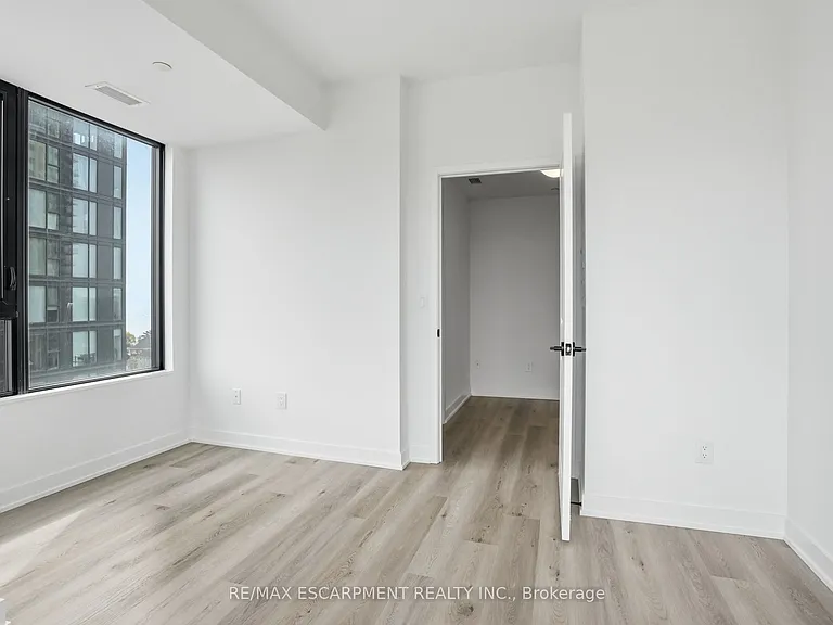 2075 Lakeshore Rd #702 — Photo 16