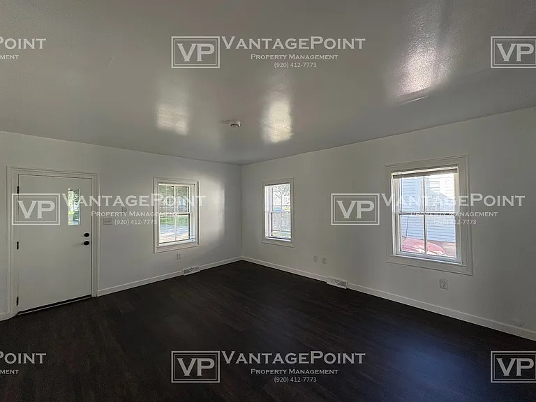 513 E Quincy St — Photo 7
