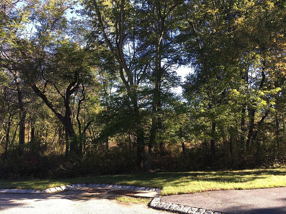 2nd image of 24 N Pointe Dr