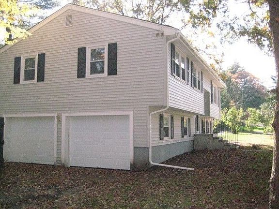 3rd image of 15 Azalea Dr