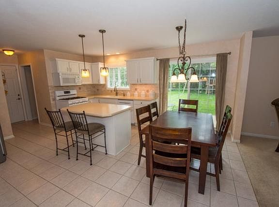 3rd image of 54529 Oak Leaf Dr