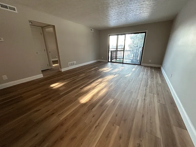 Emberwood Apartments — Photo 16