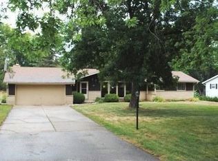 12830 Cardinal Crest Dr, Brookfield, WI 53005