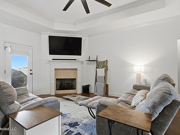 3rd image of 309 Flagstone Dr