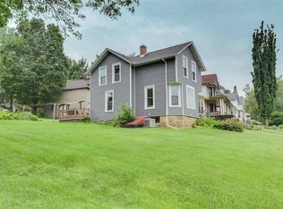 318 Maiden St, Mineral Point, WI 53565