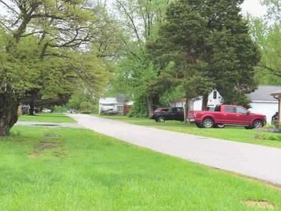 Exterior Neighborhood (street photo)
